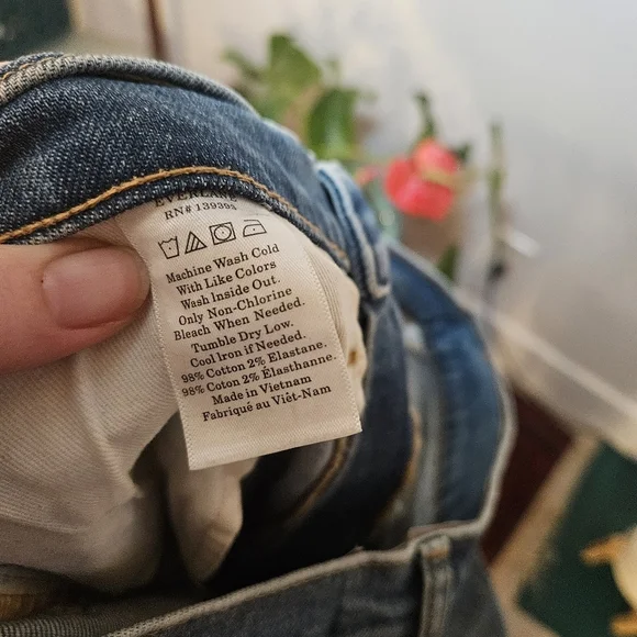 Everlane Y2K Style High-Waist Ripped Skinny Ankle Jeans - Picture 7 of 8